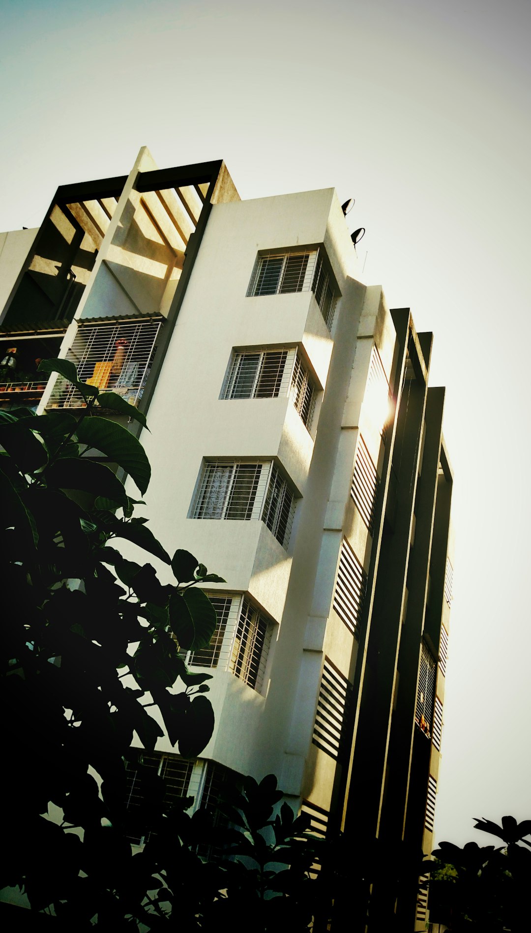 low-angle-photo-of-high-rise-building-9-riebjwwoa